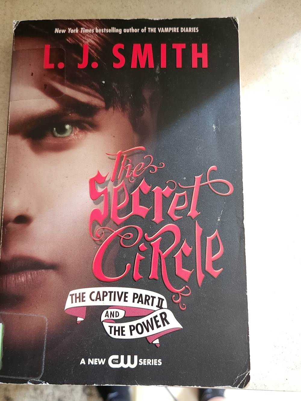 L. J. Smith — The Secret Circle (Black & Red Cover)